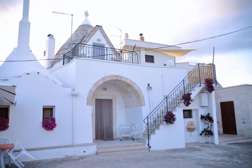 Valle D'Itria Trullo Sovrano Sul Monte Cisternino Exterior foto